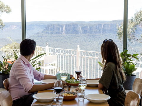 Christmas Day Lunch At The Lookout Echo Point - Tourism Cairns 0