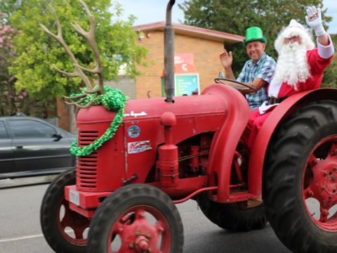 Dowling Street Christmas Party - Tourism Cairns 1
