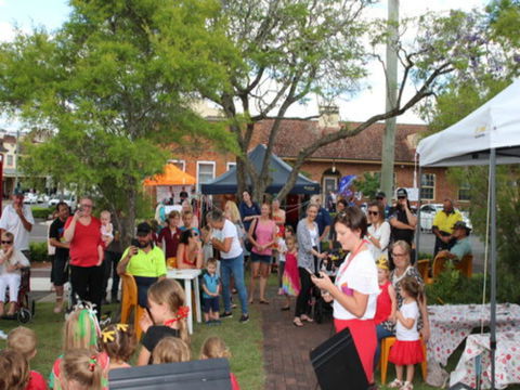 Dowling Street Christmas Party - Tourism Cairns 2