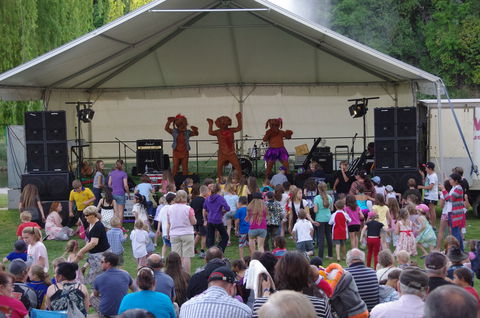 Regional Australia Bank Inverell Sapphire City Festival - Tourism Cairns 1