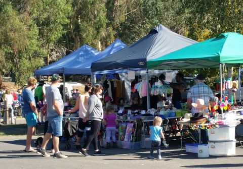 Taggerty 4 Seasons Market - Tourism Cairns 0