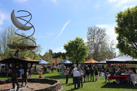 Walcha Farmers' Market - Tourism Cairns 1