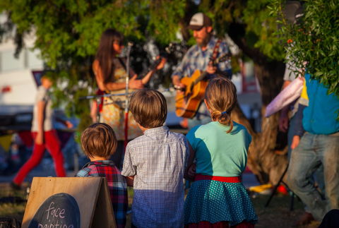 Castlemaine Artists Market - Tourism Cairns 2