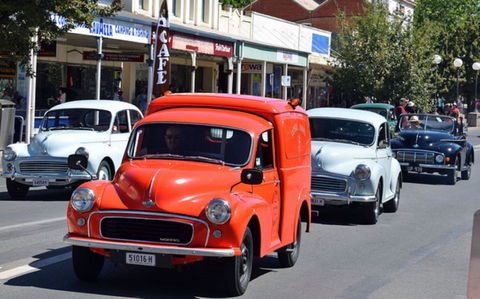 Corowa Rotary Federation Festival Parade - Tourism Cairns 2