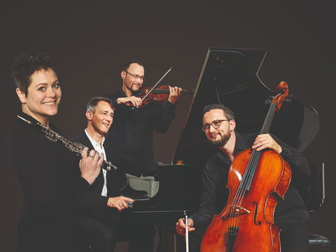 Eggner Trio And Diana Doherty - Tourism Cairns 0