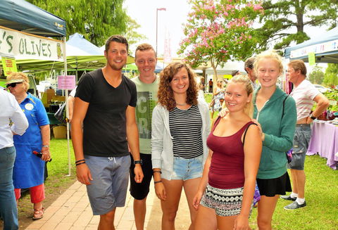 Gloucester Farmers Market - Tourism Cairns 0