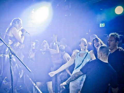 Karaoke At The Avenue - Tourism Cairns 0