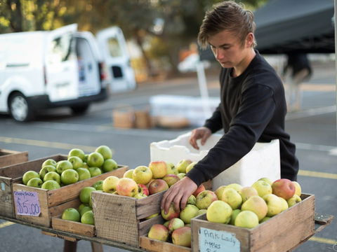 Carlton Farmers' Market - Tourism Cairns 0