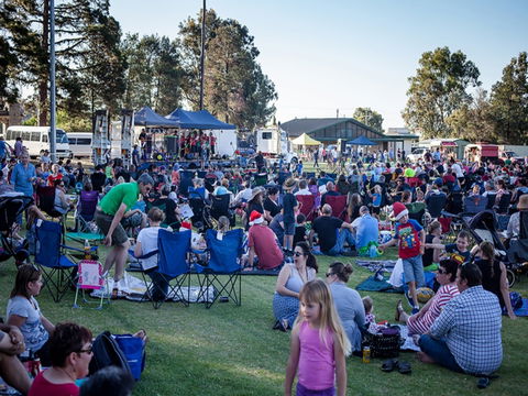 Yass Community Christmas Carols - Tourism Cairns 0