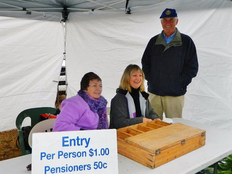 Yarrawonga Mulwala Rotary Club Special Easter Market - Tourism Cairns 0