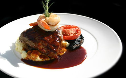 Aquarius Seafood Restaurant - Tourism Cairns 3