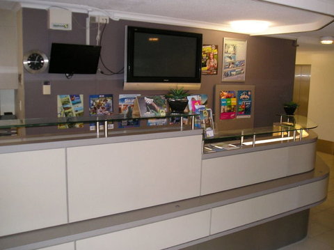 Beachfront Towers - Tourism Cairns 2