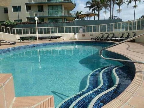 Beachfront Towers - Tourism Cairns 0