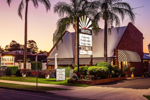 Country Pathfinder Motor Inn - Tourism Cairns 3