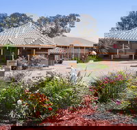 The Standpipe Golf Motor Inn - Tourism Cairns