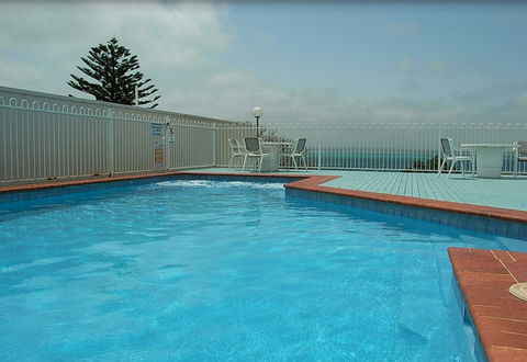 Nelson Towers Motel & Apartments - Tourism Cairns 2