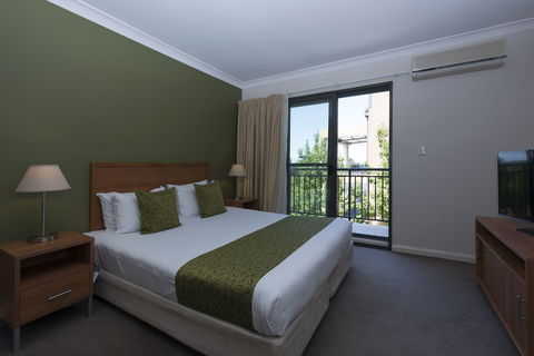 Leisure Inn Spires - Tourism Cairns 1