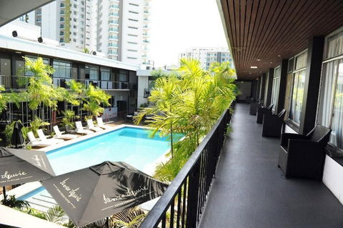 The Cavenagh - Tourism Cairns 3