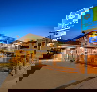 SureStay Hotel by Best Western Blue Diamond Motor Inn - Tourism Cairns