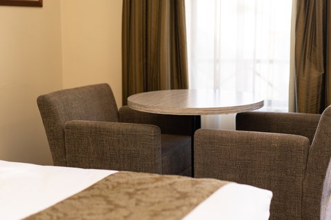 Prince Of Wales Motor Inn - Tourism Cairns 2