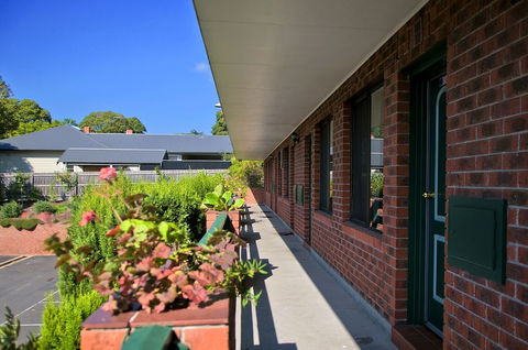 Lamplighter Motel - Tourism Cairns 0