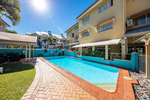 Cairns Queens Court - Tourism Cairns 4