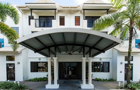 Cairns Queens Court - Tourism Cairns 1
