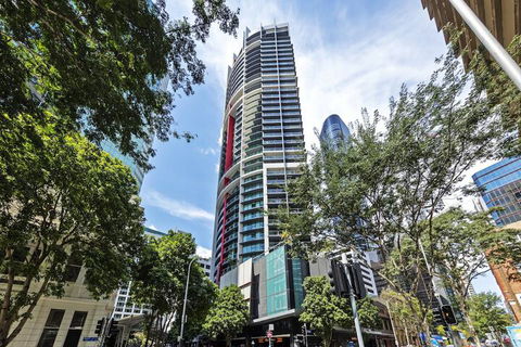 Oaks Brisbane On Felix Suites - Tourism Cairns 5