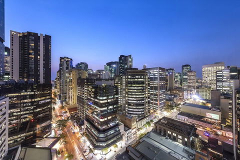 Oaks Brisbane On Felix Suites - Tourism Cairns 3