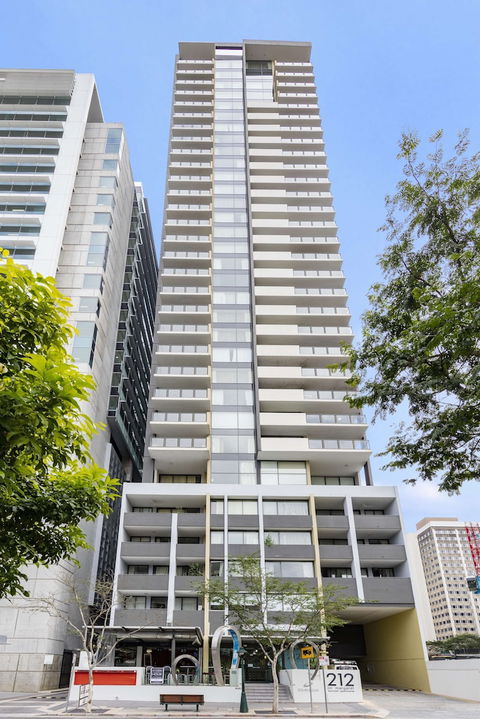 Oaks Brisbane On Margaret Suites - Tourism Cairns 0