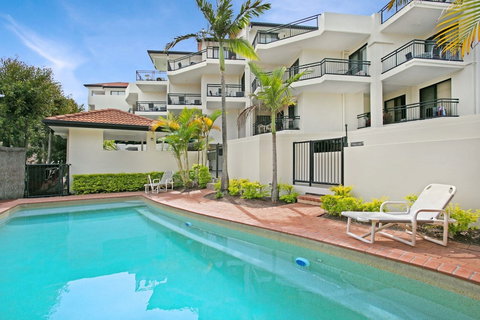 Windsurfer Resort - Tourism Cairns 0