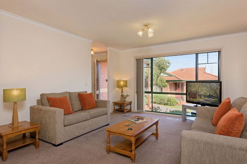 Mount Waverley Townhouses - Tourism Cairns 5