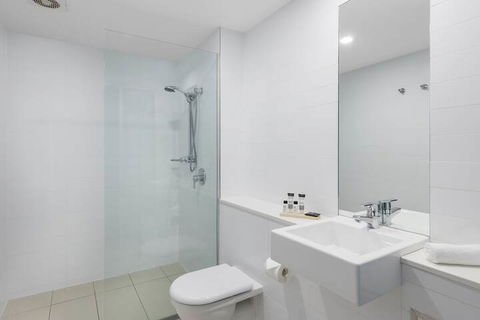 Oaks Nelson Bay Lure Suites - Tourism Cairns 5