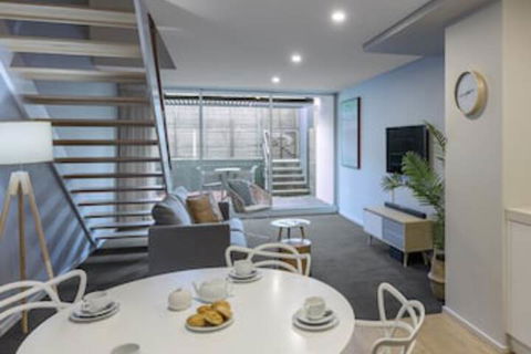 Oaks Nelson Bay Lure Suites - Tourism Cairns 0