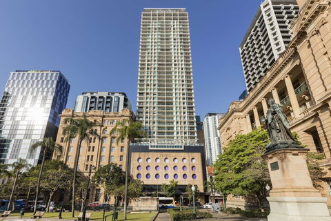 Oaks Brisbane Casino Tower Suites - Tourism Cairns 4