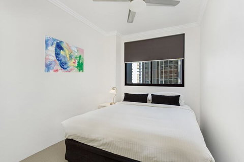 Republic Apartments - Tourism Cairns 6