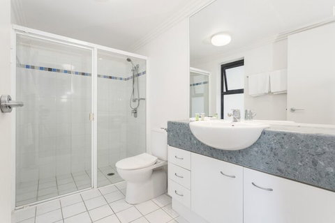Republic Apartments - Tourism Cairns 5