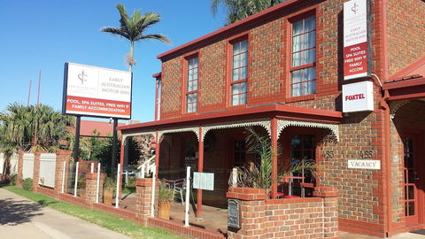 Early Australian Motor Inn - Tourism Cairns 0