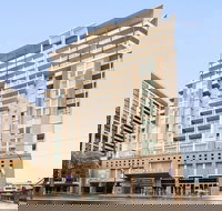 Oaks Adelaide Embassy Suites - Tourism Cairns