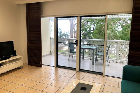 Hibiscus On Palm Cove At Marlin Waters - Tourism Cairns 6