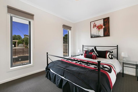 Palm Grove Beach House Dromana - Tourism Cairns 3