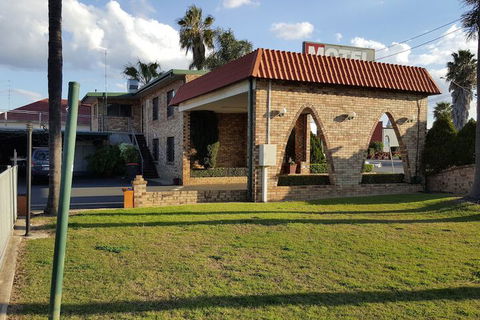 Centre Point Mid City Motor Inn - Tourism Cairns 2