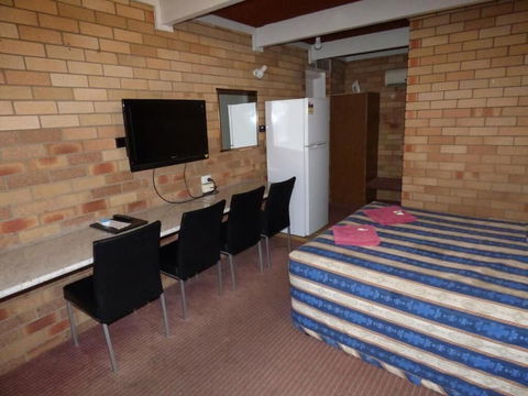 Red Chief Motel - Tourism Cairns 6