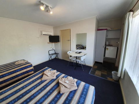 Red Chief Motel - Tourism Cairns 5