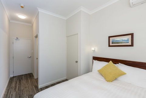 Gallery Hotel - Tourism Cairns 2