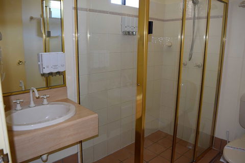 Warwick Vines Motel - Tourism Cairns 5