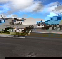 Warwick Vines Motel - Tourism Cairns