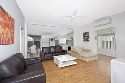 Oakland Cottage - Tourism Cairns 0