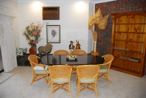 Gaerwood B & B - Tourism Cairns 1