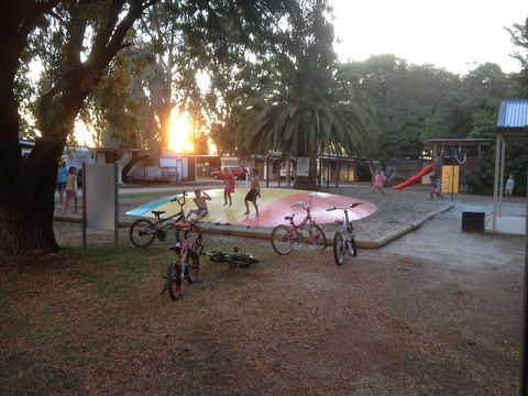 Nagambie Caravan Park & Motel - Tourism Cairns 1